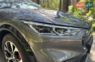 Внедорожник / Кроссовер Ford Mustang Mach-E 2021 в 