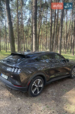 Позашляховик / Кросовер Ford Mustang Mach-E 2022 в 