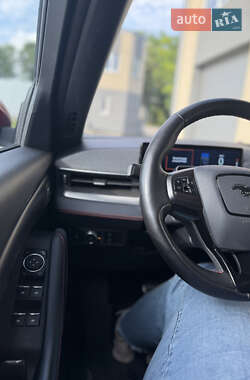 Позашляховик / Кросовер Ford Mustang Mach-E 2021 в 