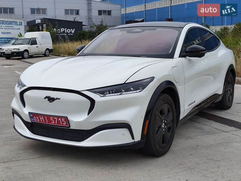Позашляховик / Кросовер Ford Mustang Mach-E 2021 в 