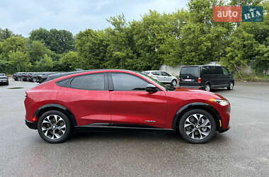 Позашляховик / Кросовер Ford Mustang Mach-E 2021 в 