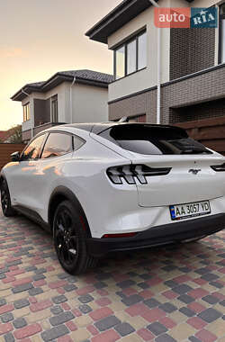 Позашляховик / Кросовер Ford Mustang Mach-E 2024 в 
