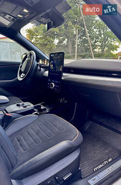 Внедорожник / Кроссовер Ford Mustang Mach-E 2023 в 