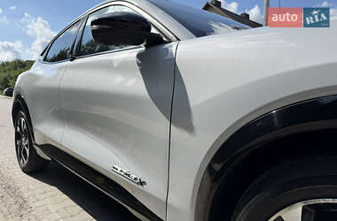 Позашляховик / Кросовер Ford Mustang Mach-E 2023 в 