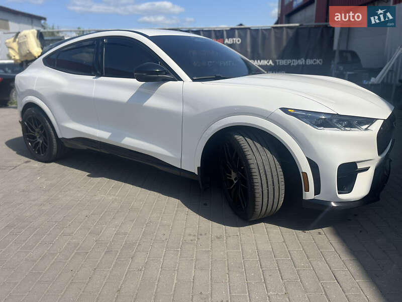 Позашляховик / Кросовер Ford Mustang Mach-E 2021 в Рівному