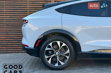 Позашляховик / Кросовер Ford Mustang Mach-E 2023 в 