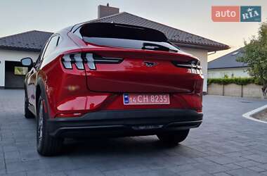 Позашляховик / Кросовер Ford Mustang Mach-E 2021 в 