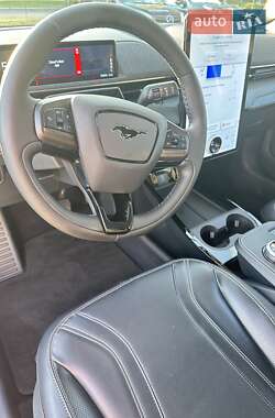 Позашляховик / Кросовер Ford Mustang Mach-E 2022 в 