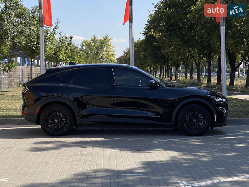 Позашляховик / Кросовер Ford Mustang Mach-E 2022 в Дніпрі