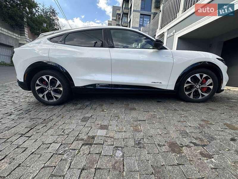 Позашляховик / Кросовер Ford Mustang Mach-E 2021 в Києві