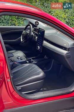 Внедорожник / Кроссовер Ford Mustang Mach-E 2022 в 