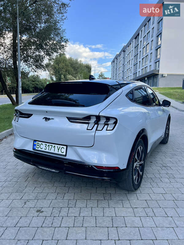 Позашляховик / Кросовер Ford Mustang Mach-E 2022 в Новояворівську