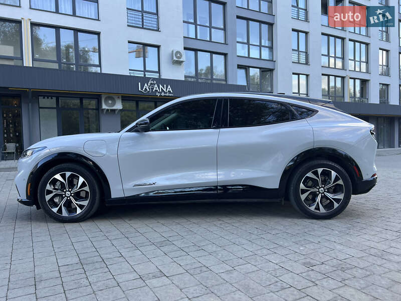 Позашляховик / Кросовер Ford Mustang Mach-E 2022 в Новояворівську