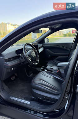 Внедорожник / Кроссовер Ford Mustang Mach-E 2021 в 