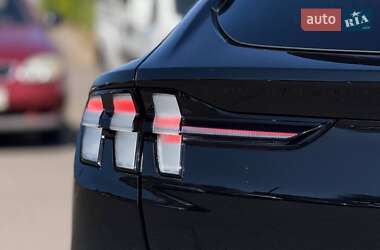 Позашляховик / Кросовер Ford Mustang Mach-E 2024 в 