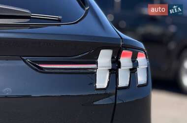 Позашляховик / Кросовер Ford Mustang Mach-E 2024 в 