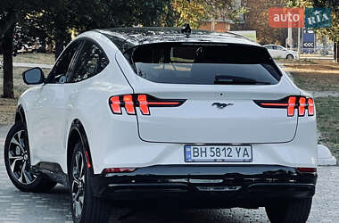 Внедорожник / Кроссовер Ford Mustang Mach-E 2021 в 