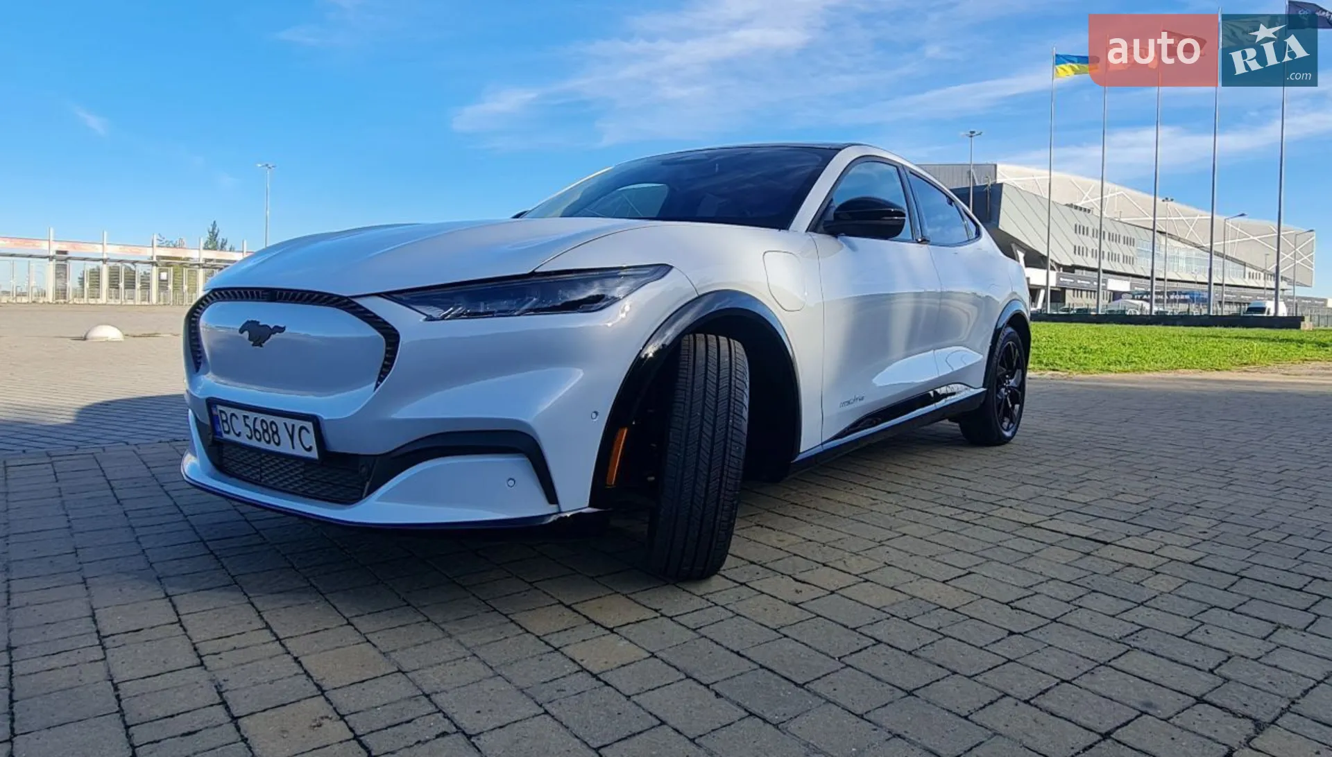 2023 Ford Mustang Mach-E - мініатюра 2