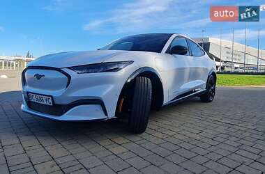 Позашляховик / Кросовер Ford Mustang Mach-E 2023 в 