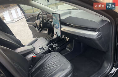 Позашляховик / Кросовер Ford Mustang Mach-E 2023 в 