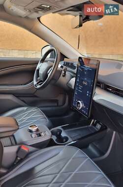 Позашляховик / Кросовер Ford Mustang Mach-E 2022 в 