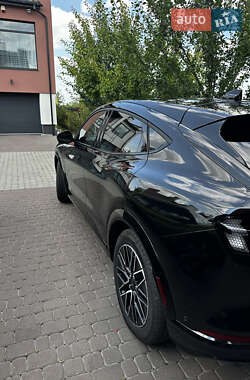 Позашляховик / Кросовер Ford Mustang Mach-E 2024 в 