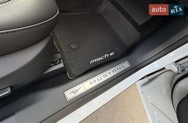 Позашляховик / Кросовер Ford Mustang Mach-E 2021 в 