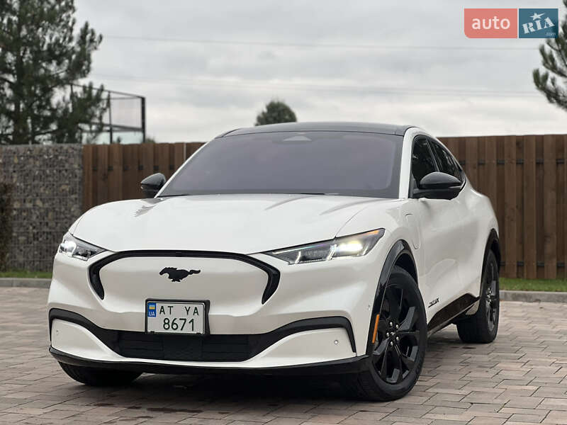 Позашляховик / Кросовер Ford Mustang Mach-E 2023 в 