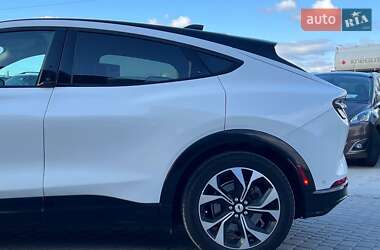 Внедорожник / Кроссовер Ford Mustang Mach-E 2020 в 