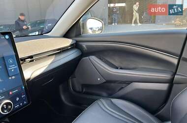 Внедорожник / Кроссовер Ford Mustang Mach-E 2020 в 