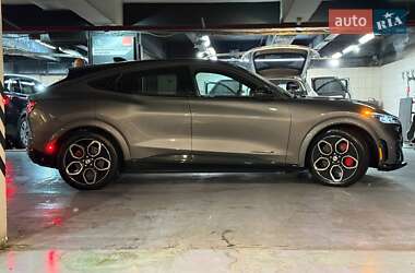 Позашляховик / Кросовер Ford Mustang Mach-E 2023 в  фото 7 Позашляховик / Кросовер Ford Mustang Mach-E 2023 в