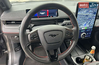 Позашляховик / Кросовер Ford Mustang Mach-E 2021 в 