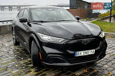 Позашляховик / Кросовер Ford Mustang Mach-E 2023 в  фото 2 Позашляховик / Кросовер Ford Mustang Mach-E 2023 в
