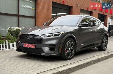 Позашляховик / Кросовер Ford Mustang Mach-E 2023 в  фото 4 Позашляховик / Кросовер Ford Mustang Mach-E 2023 в