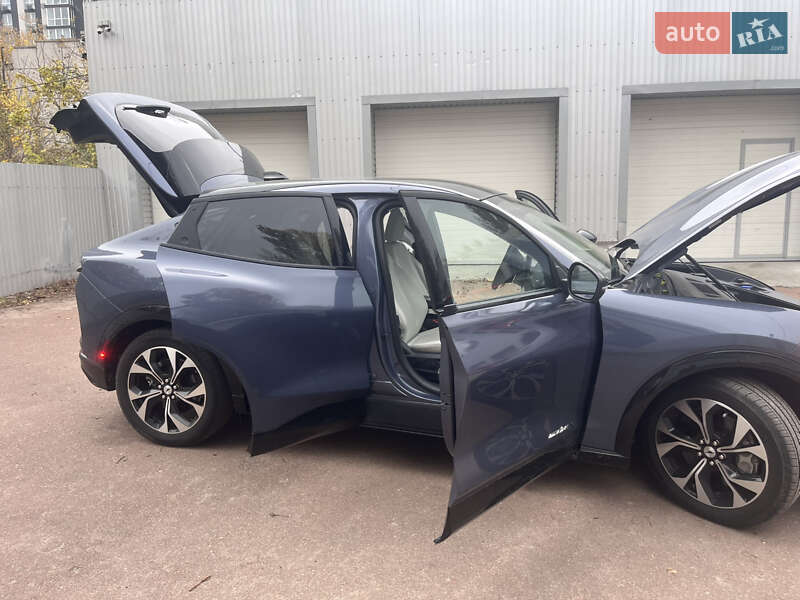 Внедорожник / Кроссовер Ford Mustang Mach-E 2020 в Киеве