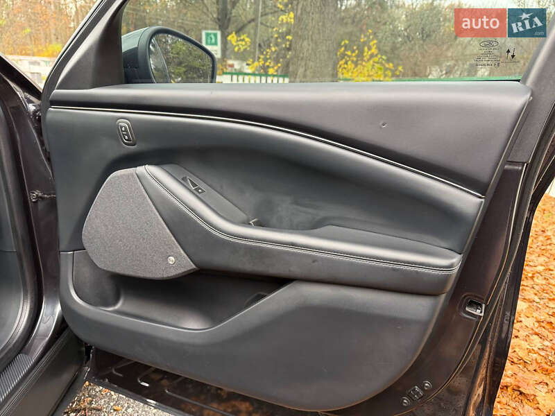 Позашляховик / Кросовер Ford Mustang Mach-E 2022 в Звягелі