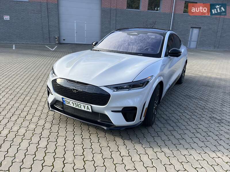 Внедорожник / Кроссовер Ford Mustang Mach-E 2023 в Ровно фото 3 Внедорожник / Кроссовер Ford Mustang Mach-E 2023 в Ровно