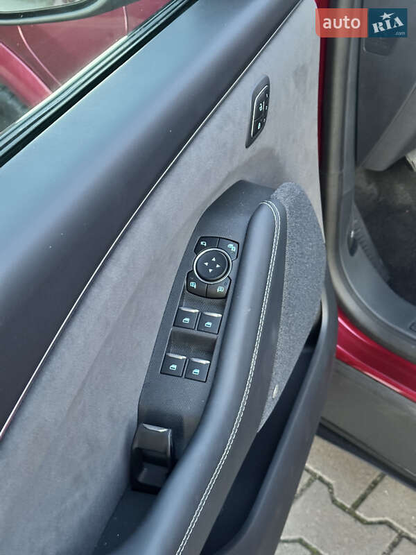 Внедорожник / Кроссовер Ford Mustang Mach-E 2025 в Виннице фото 12 Внедорожник / Кроссовер Ford Mustang Mach-E 2025 в Виннице