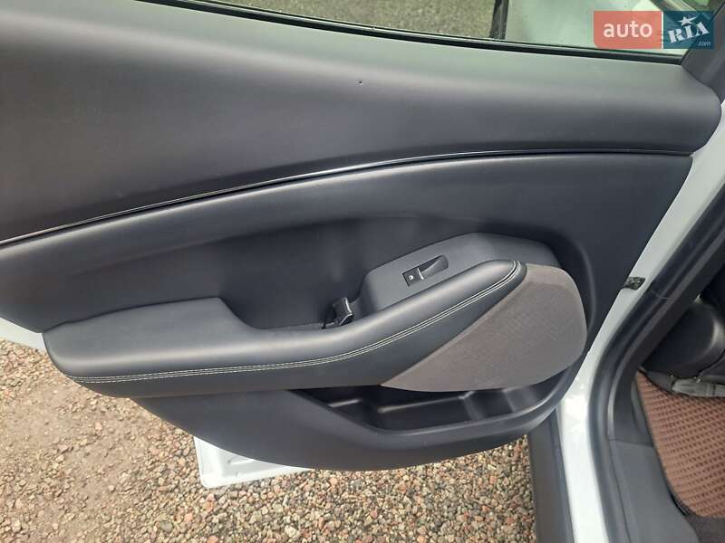 Позашляховик / Кросовер Ford Mustang Mach-E 2022 в Києві