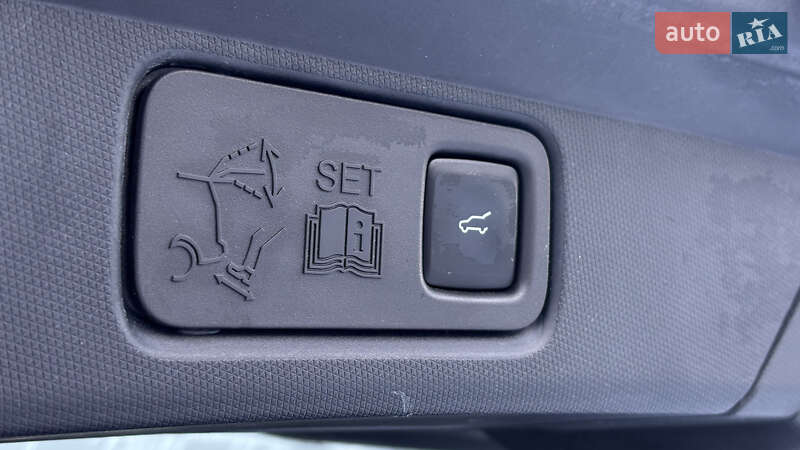 Позашляховик / Кросовер Ford Mustang Mach-E 2021 в Радивиліві