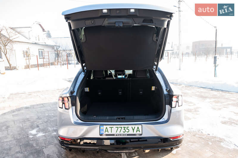 Позашляховик / Кросовер Ford Mustang Mach-E 2022 в Івано-Франківську