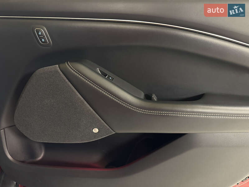 Позашляховик / Кросовер Ford Mustang Mach-E 2021 в Києві