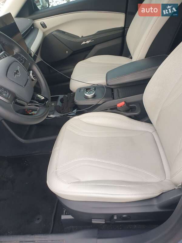 Позашляховик / Кросовер Ford Mustang Mach-E 2024 в Івано-Франківську