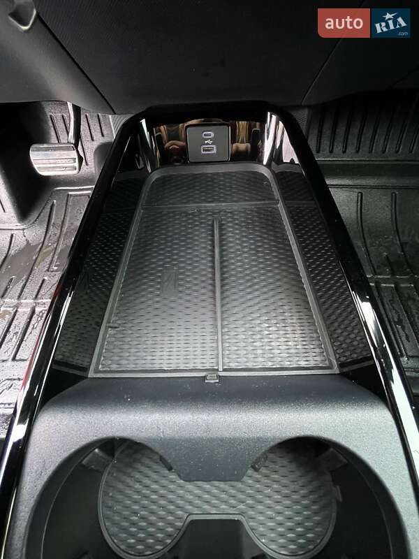 Внедорожник / Кроссовер Ford Mustang Mach-E 2020 в Киеве фото 21 Внедорожник / Кроссовер Ford Mustang Mach-E 2020 в Киеве