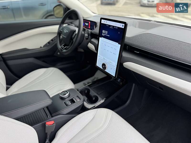Позашляховик / Кросовер Ford Mustang Mach-E 2023 в Рівному