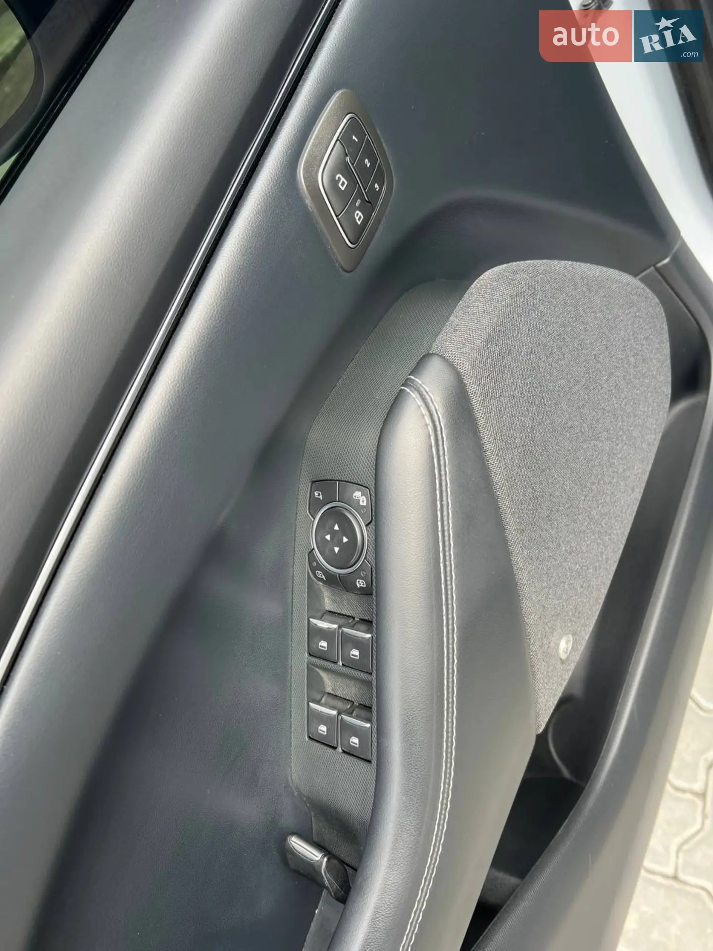 2021 Ford Mustang Mach-E - мініатюра 33