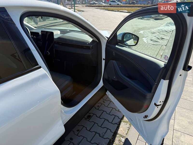 Внедорожник / Кроссовер Ford Mustang Mach-E 2024 в Луцке