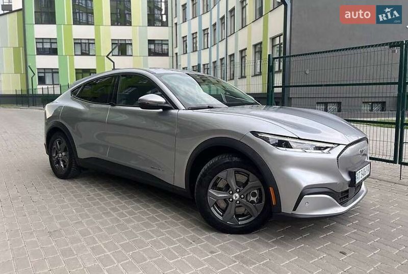 Позашляховик / Кросовер Ford Mustang Mach-E 2021 в Чернівцях