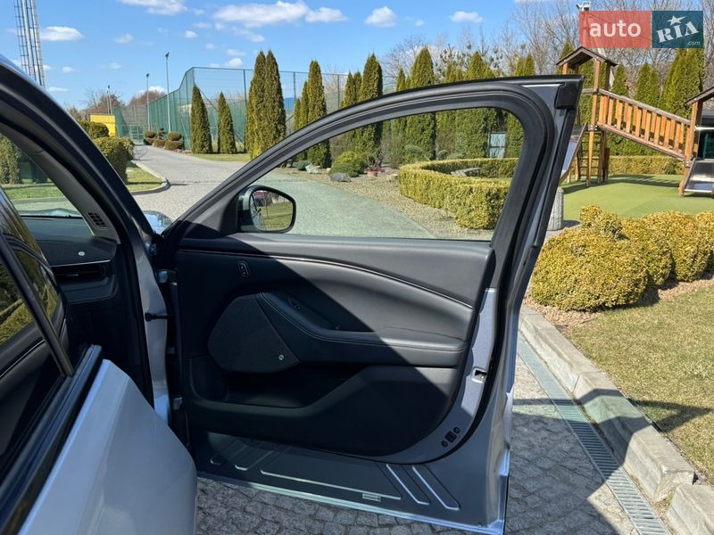 Позашляховик / Кросовер Ford Mustang Mach-E 2022 в Жовкві