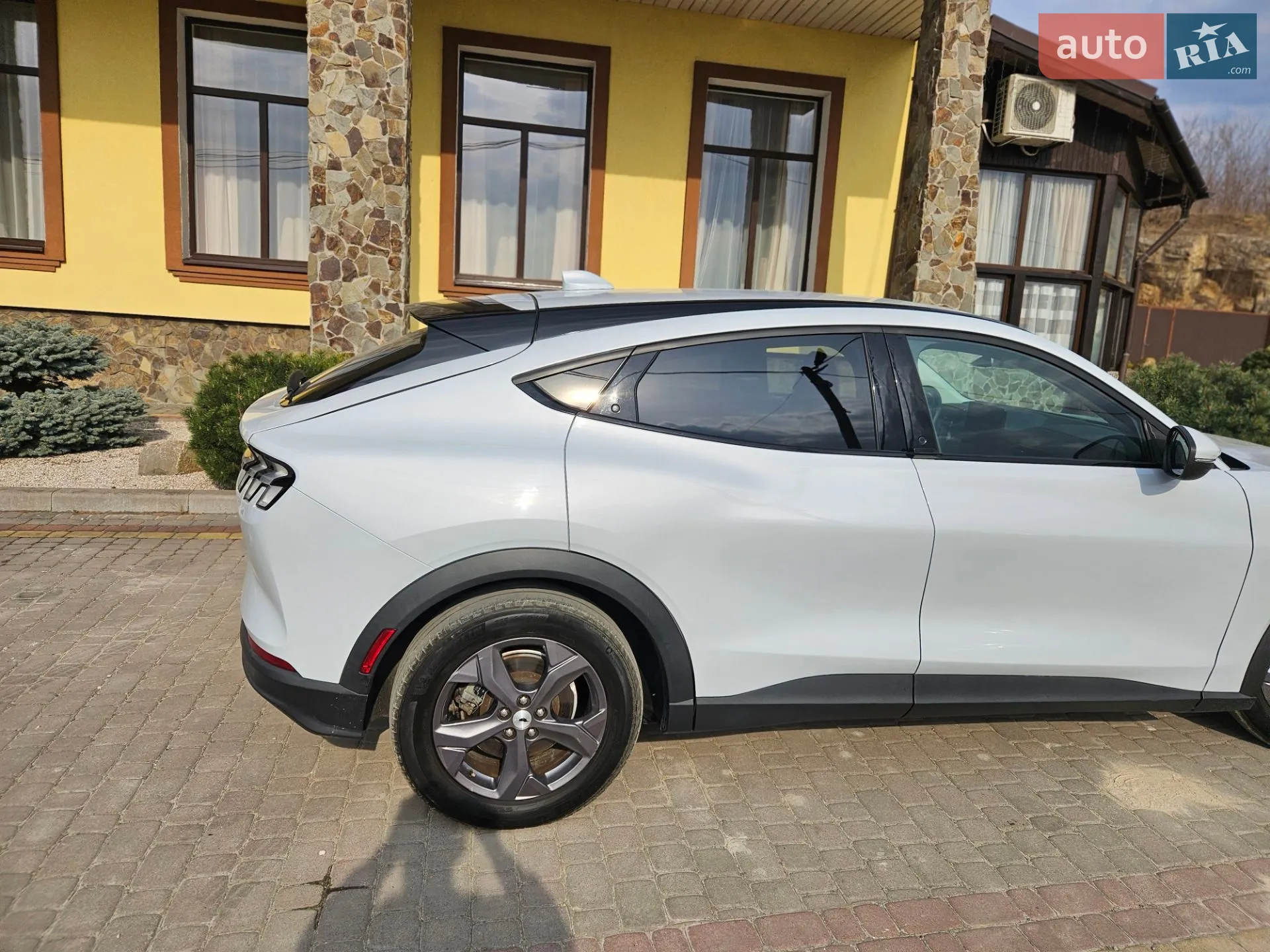 2022 Ford Mustang Mach-E - мініатюра 10